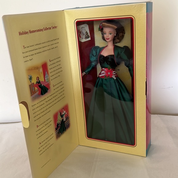 Holiday Sensation Barbie - 1998 - Hallmark Gold Crown Exclusive - Picture 4 of 4